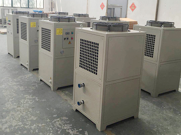 工業(yè)油冷機(jī)什么樣的環(huán)境下工作 工業(yè)油冷機(jī)什么樣的環(huán)境下工作